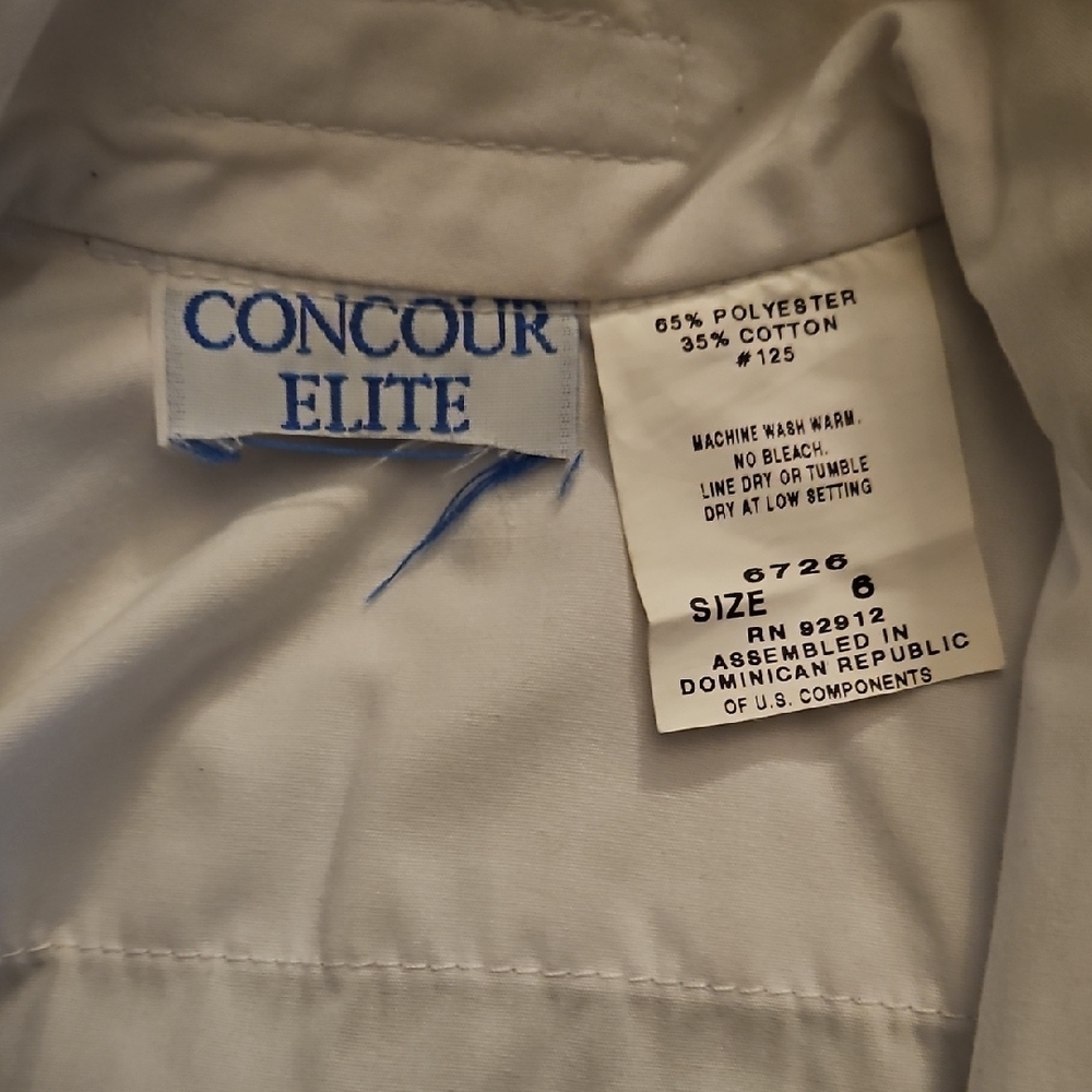 Kids' English Sleeveless Show Shirt - Picture 3 of 3